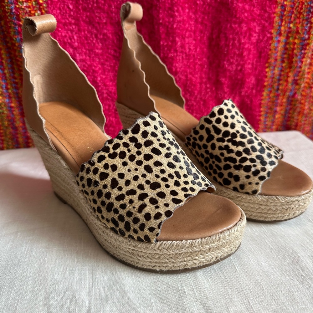 Super Cute Leopard Print Wedge Sandals Size 8